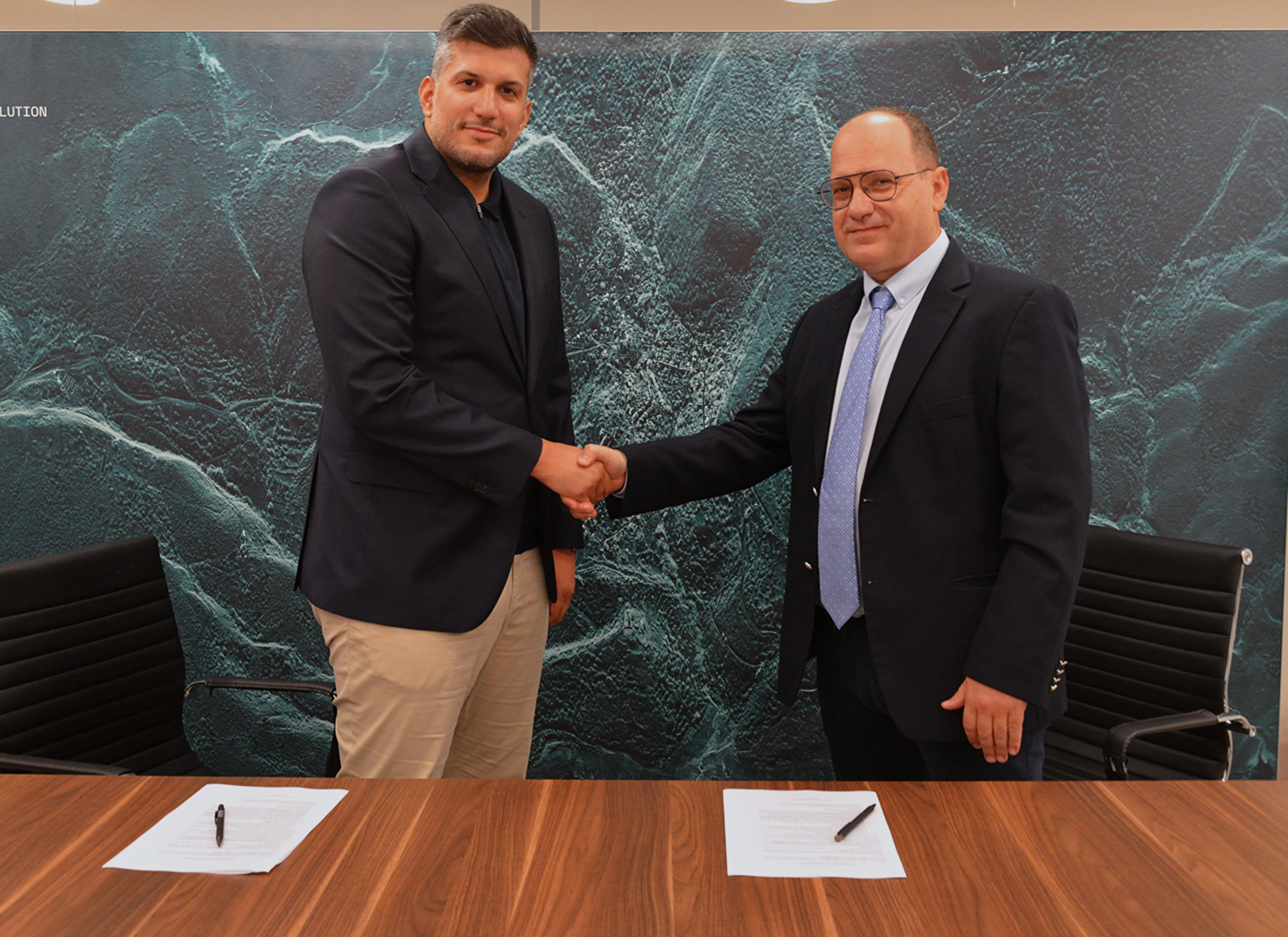 ICEYE και Adamant Composites υπογράφουν MoU για μαζική παραγωγή δορυφόρων στην Ελλάδα
