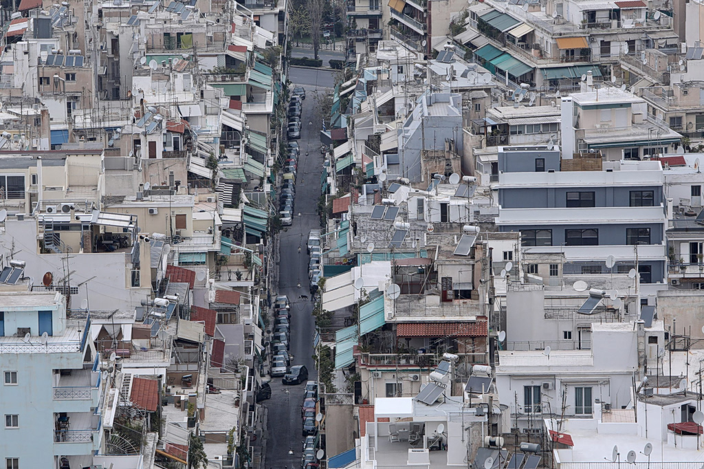 Greece Restarts Property Auctions Over Unpaid Tax Debts