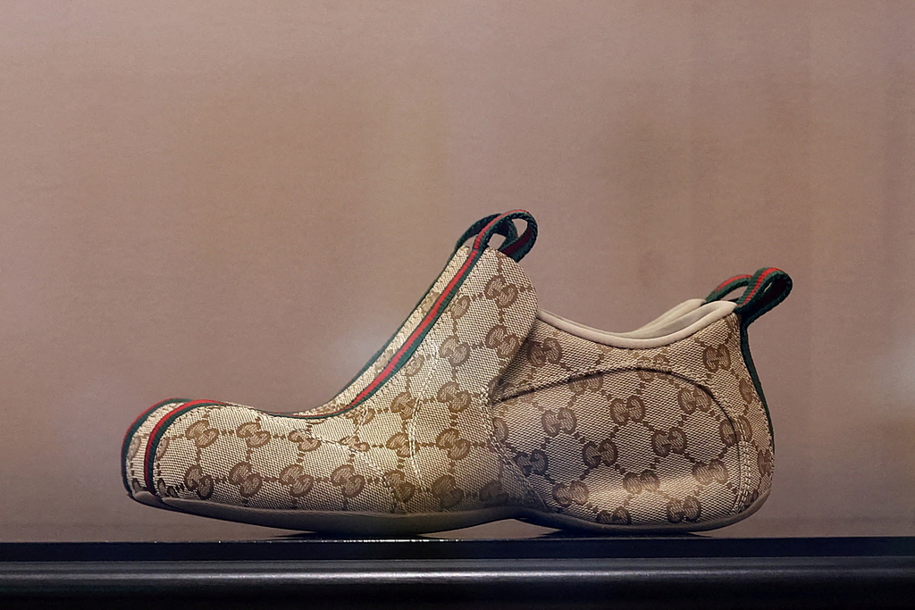 Gucci: Ποια ιταλική παράδοση «έσπασε» στα νέα της παπούτσια