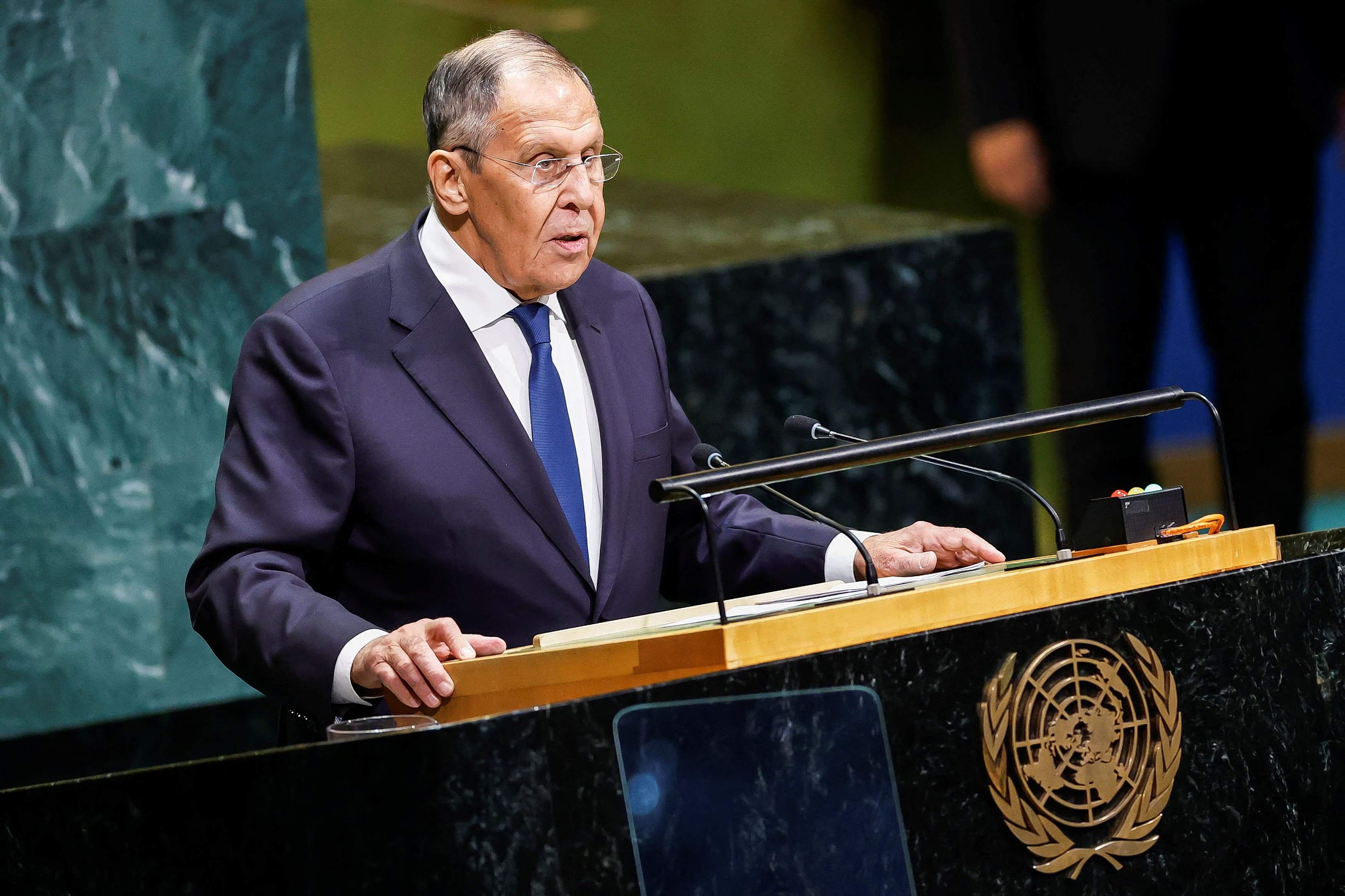 Λαβρόφ: Η Ρωσία θα εξετάσει τη μεταφορά των S-400 από την Τουρκία