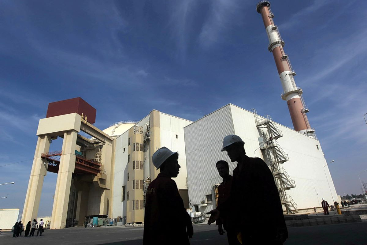 Ιράν: Η Rosatom κλιμακώνει την επάνδρωση του πυρηνικού σταθμού της Μπουσέρ