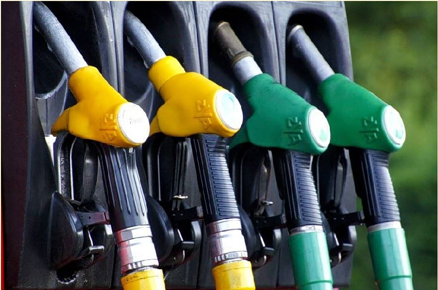 Καύσιμα: Eni και Total βάζουν πλαφόν στις τιμές σε Ιταλία και Γαλλία