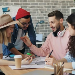 Gen Z: Πώς επικοινωνεί στη δουλειά
