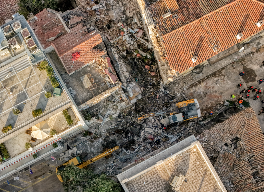 Woman Found Dead in Rubble After Plaka Building Explosion