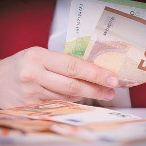 Πέρα από τους φόρους και τα επιδόματα
