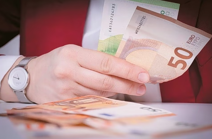 Πέρα από τους φόρους και τα επιδόματα