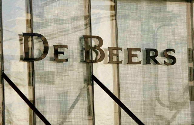 De Beers: Η στροφή της αγοράς στο «φυσικό», οι ενδείξεις από την αγορά διαμαντιών και το «αγκάθι» της διαφήμισης