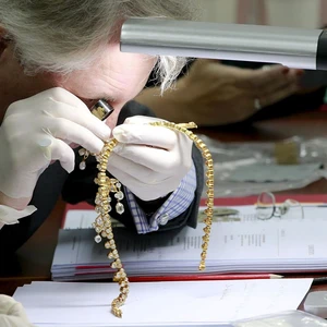 Κοσμήματα: 750 δισ. δολάρια σε βάρος χρυσού στα συρτάρια των ΗΠΑ