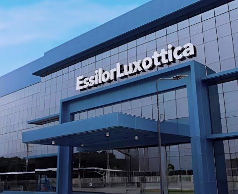 EssilorLuxottica: Αναδιαμορφώνει τη διοίκηση μετά από ρήξη με τον γιο του ιδρυτή
