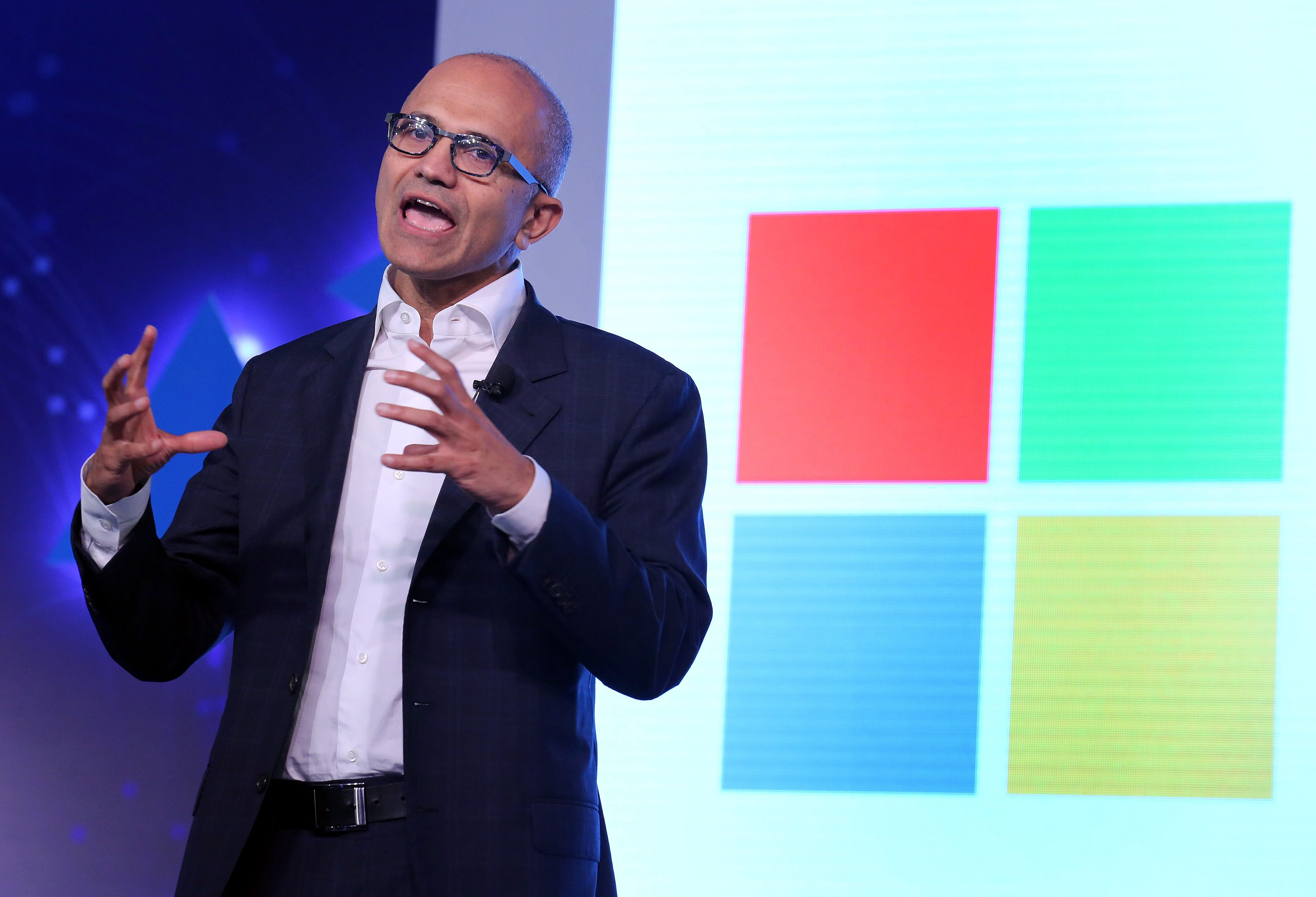 Ναντέλα (Microsoft): Προειδοποίηση στους υπαλλήλους για την ασφάλεια της τεχνητής νοημοσύνης