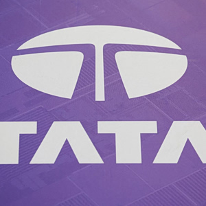 Tata: Σκληρή μάχη για μείνει εκτός χρηματιστηρίου