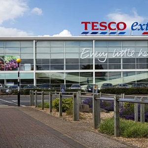 Lidl: Θα «χτυπήσει» την Tesco πριν φύγει από την Ευρώπη