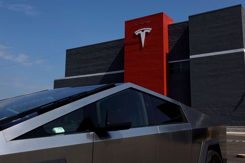ΗΠΑ: Στο εδώλιο η Tesla για ρατσισμό