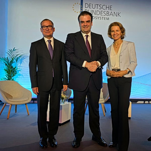 Πιερρακάκης από τη Bundesbank: Η δύναμη της Ευρώπης έγκειται στην εξωστρέφειά της
