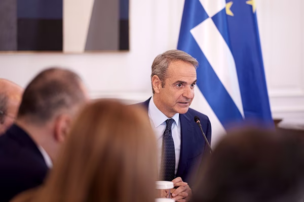 Μέτρα Μητσοτάκη: «Δώρον άδωρον» η ρύθμιση των 120 δόσεων