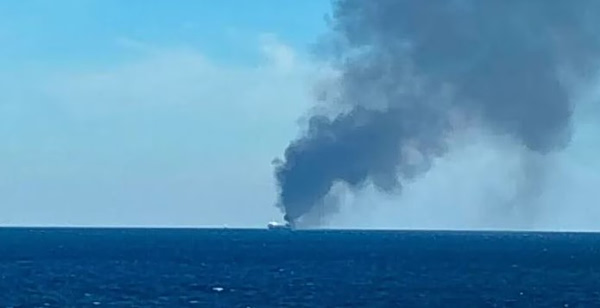 Attica Ferries: Σύσκεψη για τη διαχείριση της πυρκαγιάς στο Blue Carrier 2
