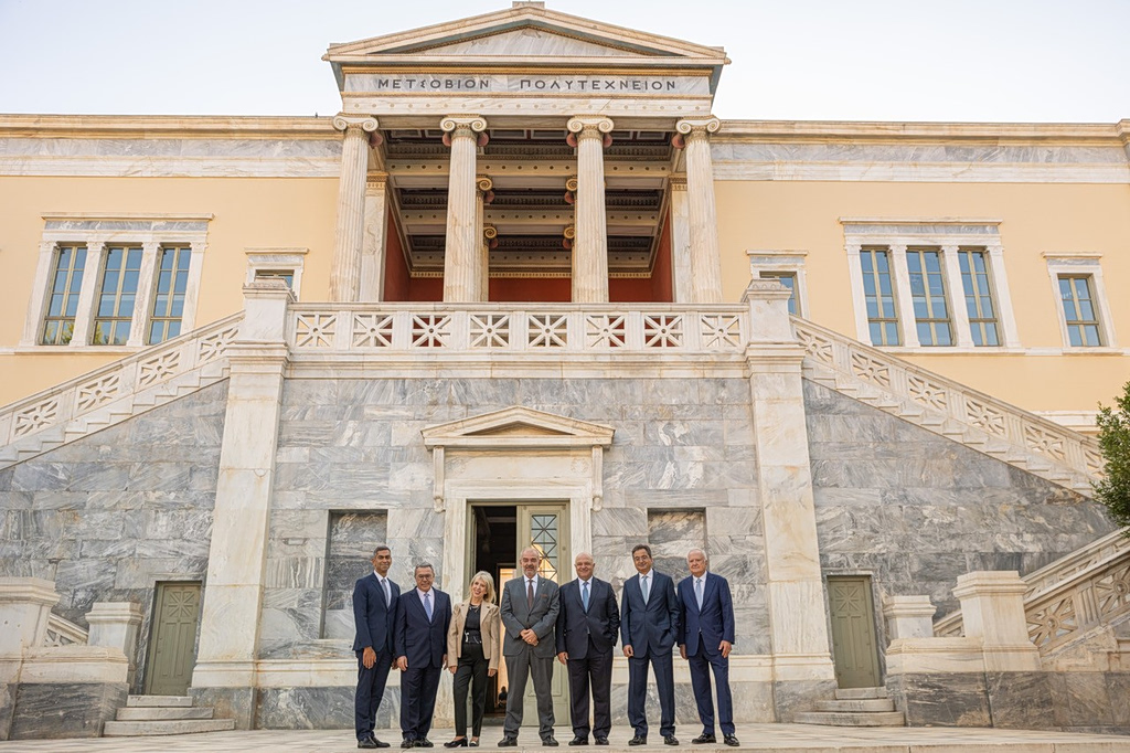 ΕΜΠ: Δωρεά των τεσσάρων συστημικών στο Ίδρυμα