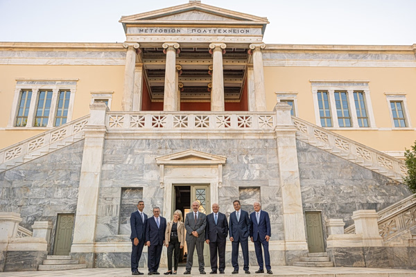 ΕΜΠ: Δωρεά των τεσσάρων συστημικών στο Ίδρυμα