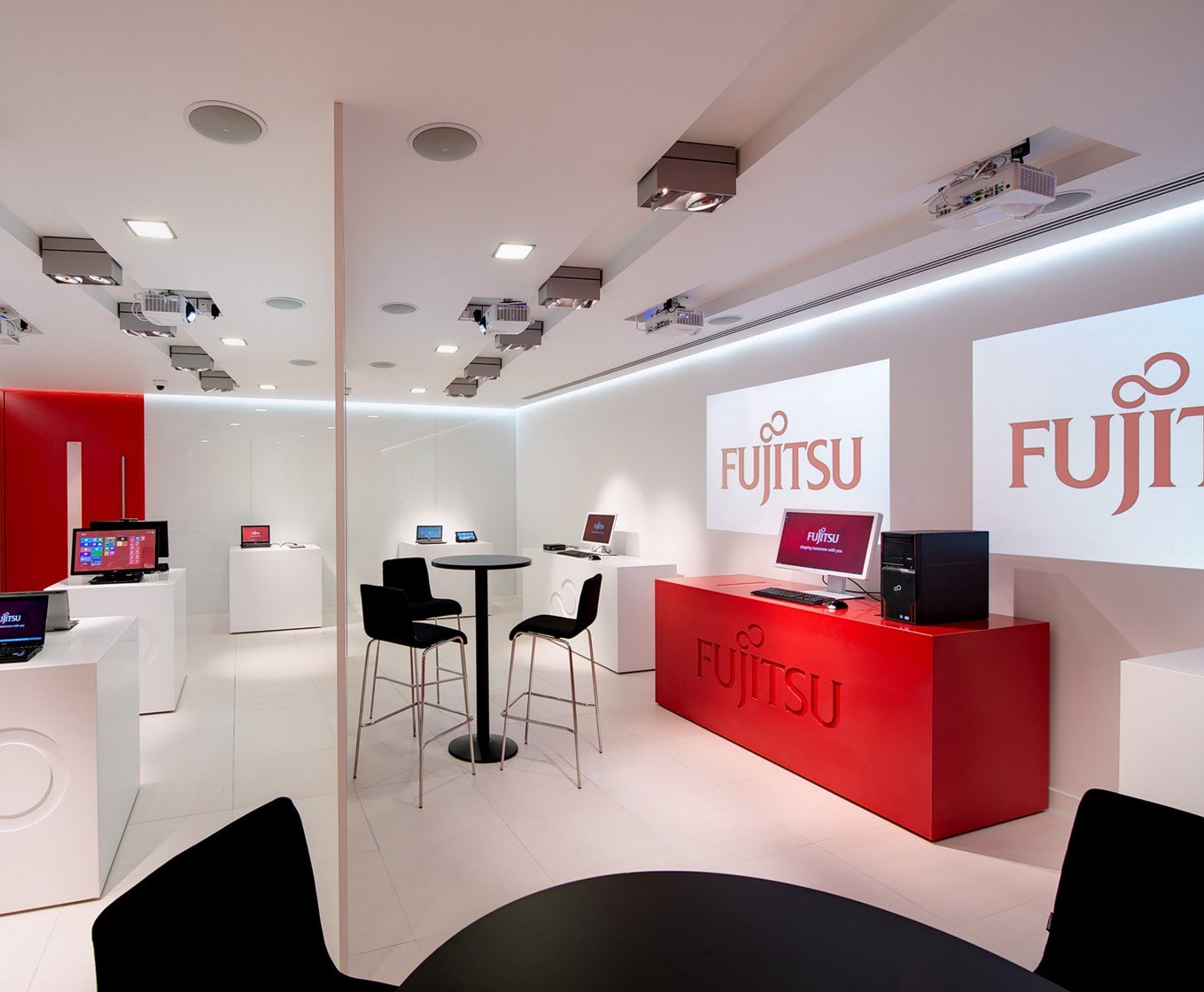 Fujitsu: Eξάγει σε ΗΠΑ – Ασία τσιπ ΑΙ που βασίζονται σε τεχνολογία υπερυπολογιστών