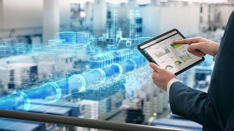 Υποδομές: Οι επενδύσεις-μαμούθ, το τίμημα των data centers και η «πεπατημένη» που προτιμούν οι αναλυτές