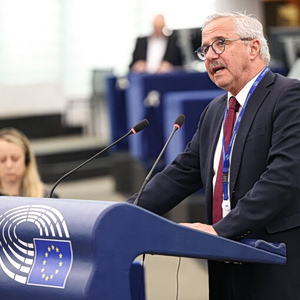 Επίτροπος Ενέργειας Jørgensen σε Μανιάτη: Τα ηλιακά θερμικά είναι τεράστια ευκαιρία