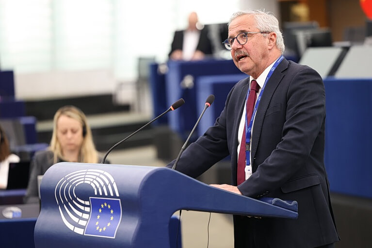Επίτροπος Ενέργειας Jørgensen σε Μανιάτη: Τα ηλιακά θερμικά είναι τεράστια ευκαιρία