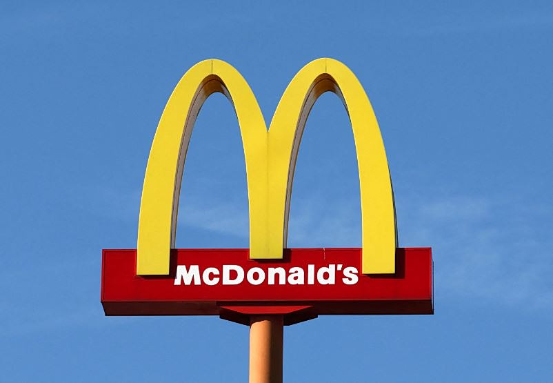 McDonald’s: Τα 8,5 δισ. για τους δικαιοδόχους, οι προβλέψεις για την κατανάλωση και το στοίχημα του AI