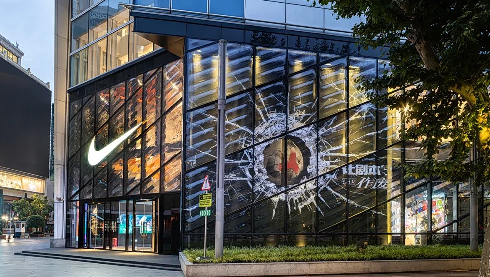 Από τη Nike στα Starbucks: Γιατί η Κίνα έπαψε να είναι ελκυστικός προορισμός