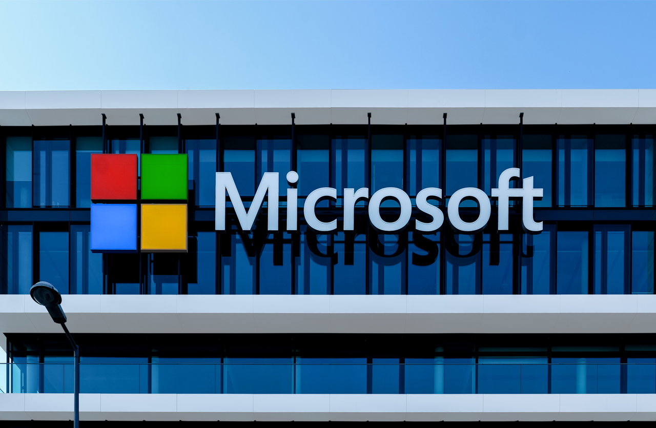 Microsoft: Αποσύρεται απο επένδυση για κέντρο δεδομένων στη Βρετανία
