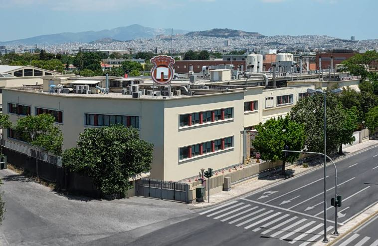 Μπισκότα Παπαδοπούλου: Τι απαντά για το περιστατικό με το βυτιοφόρο