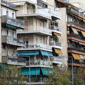 Στεγαστικό: «Θηλιά» στα νοικοκυριά το κόστος για το «κεραμίδι πάνω απ’ το κεφάλι»