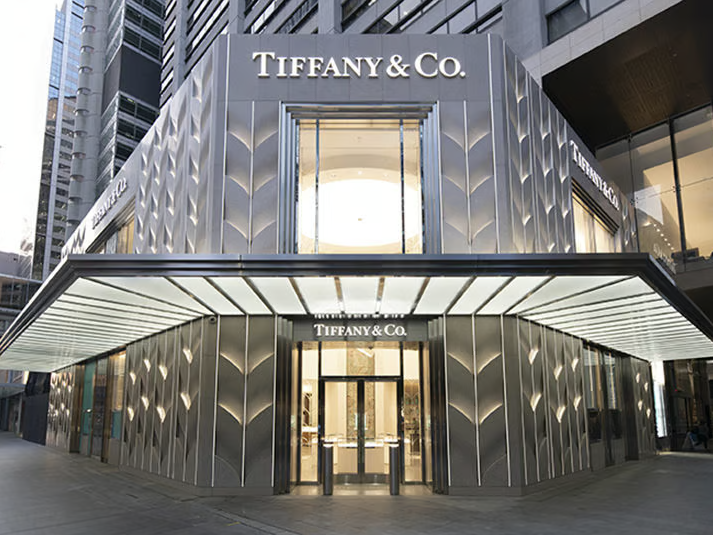 Tiffany & Co.: Από εισπράξεις $4,98 την πρώτη μέρα σε έναν κολοσσό αξίας €10,5 δισ.