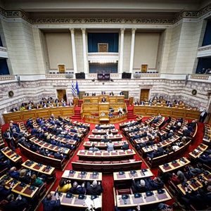 Προς κύρωση στη Βουλή δύο αμυντικές συμφωνίες με τη Γαλλία και τη Σερβία