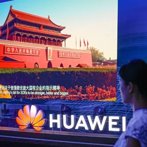 Huawei: Κατασκοπεία, «ρομπότ στην τσάντα» και παραβίαση κυρώσεων – Ξεκινά δίκη-σταθμός για τον κινεζικό κολοσσό