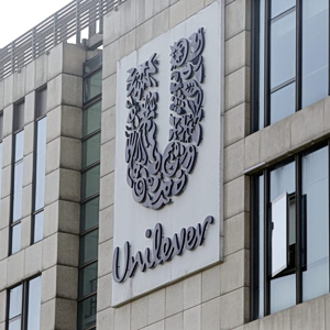 Unilever: Αναθεωρεί ανοδικά τον ετήσιο όγκο πωλήσεων – Ποιες αγορές έδωσαν ώθηση στο γ’ 3μηνο