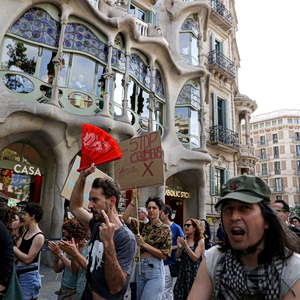 Υπερτουρισμός: Η Βαρκελώνη αυξάνει έως και 150% τον φόρο ακίνητης περιουσίας στα τουριστικά διαμερίσματα