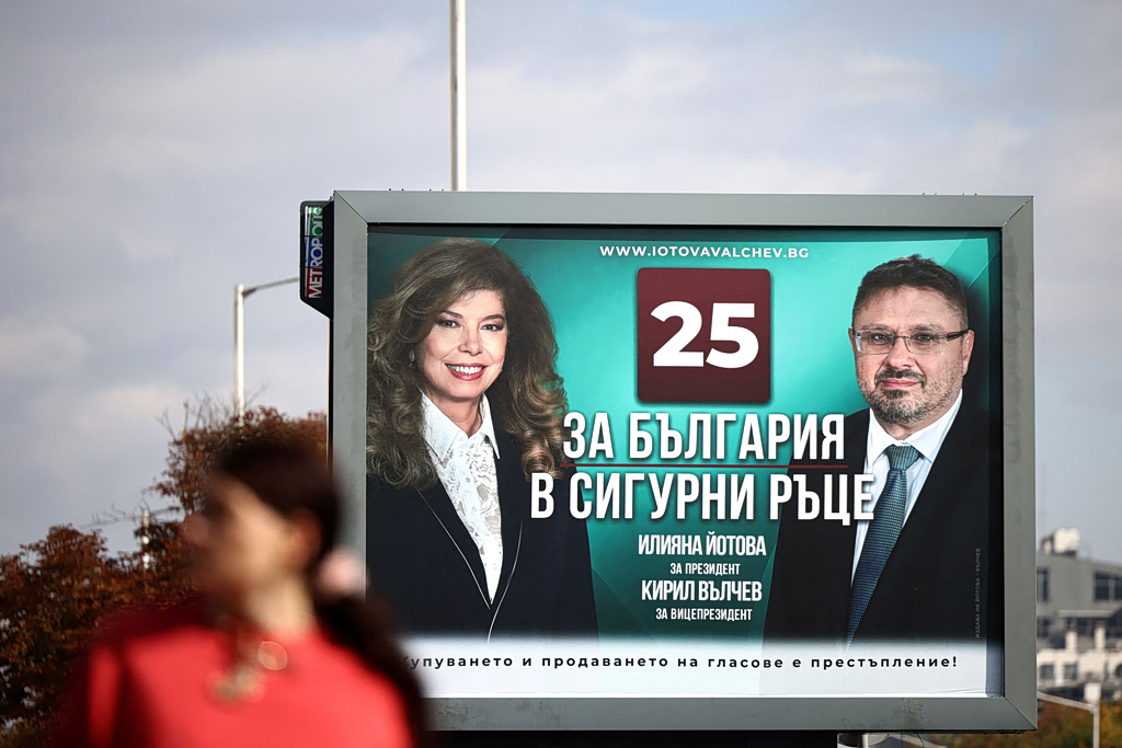 Βουλγαρία: Άνοιξαν οι κάλπες – Οι υποψήφιοι και τα διακυβεύματα των εκλογών