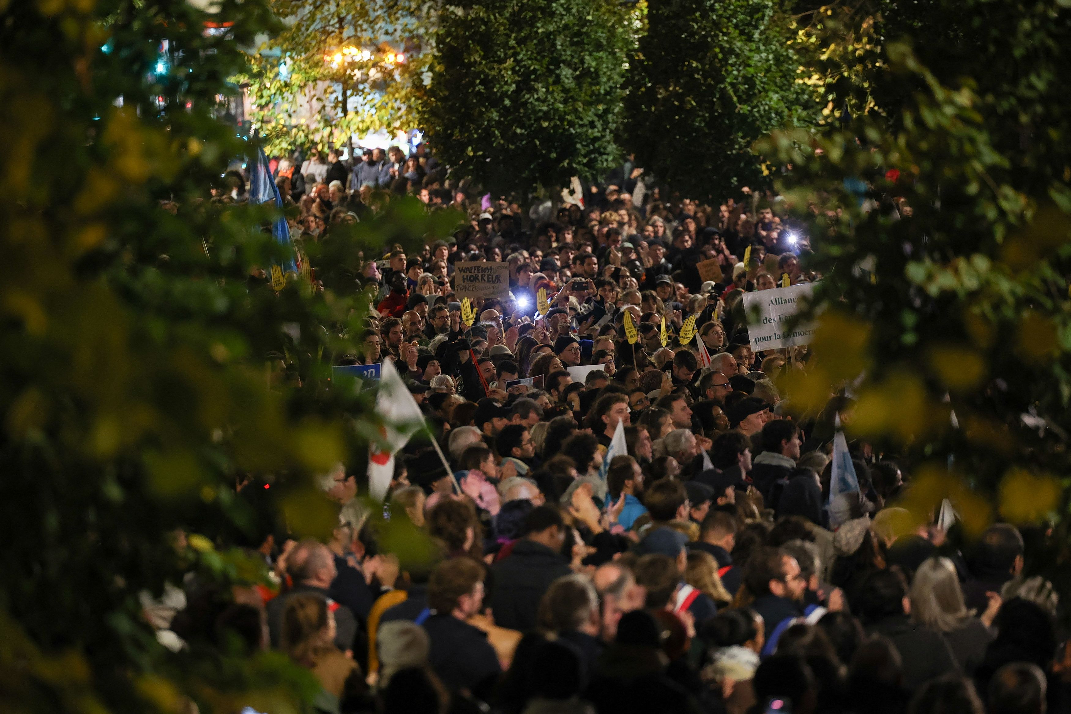 Μεγάλες διαδηλώσεις και σήμερα στη Γαλλία