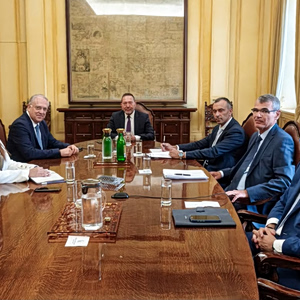 Θεοδωρικάκος: Συνάντηση με τον Γιάννη Στουρνάρα – Στο επίκεντρο οι επενδύσεις