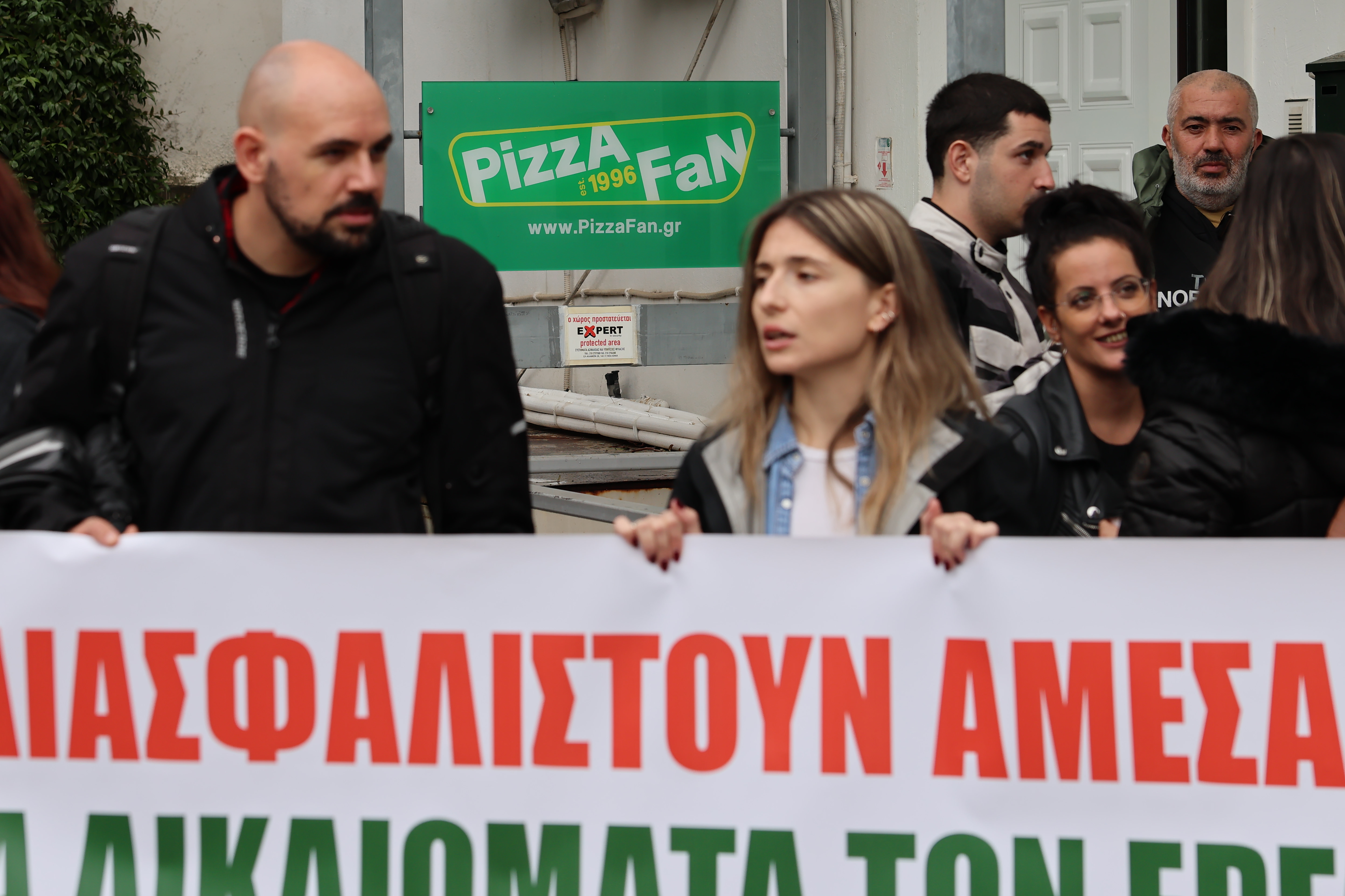 Pizza Fan: «Εάν δεν πληρωθούμε θα κινηθούμε νομικά», λέει εργαζόμενος