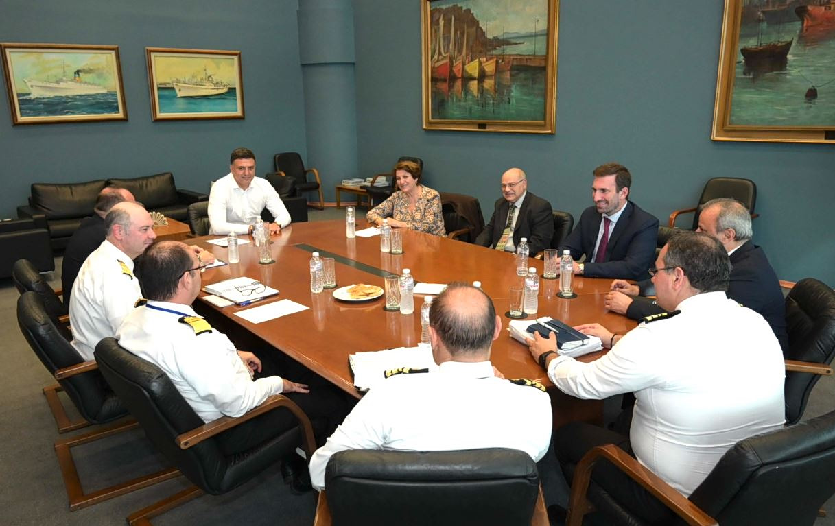 Κικίλιας: Ξεκίνησε ο διάλογος για την αποσυμφόρηση του λιμανιού της Ραφήνας