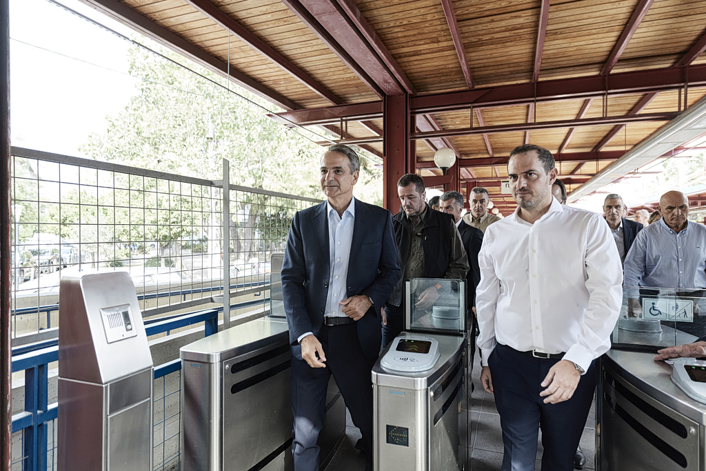 Μητσοτάκης: Αλλάζει η εικόνα του Ηλεκτρικού με 14 ανακατασκευασμένους συρμούς