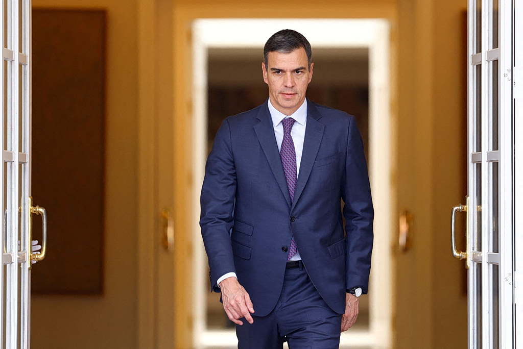 Ισπανία: Ο εχθρός του Τραμπ στην Ευρώπη – Γιατί ο Σάντσεζ προκηρύσσει πρόωρες εκλογές