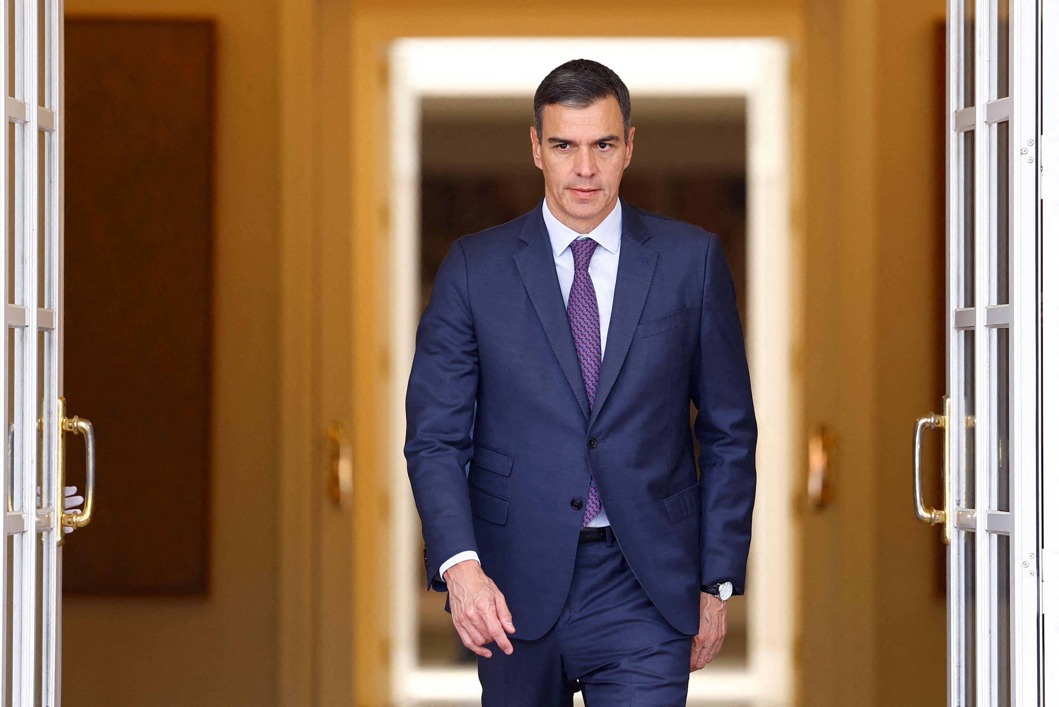 Ισπανία: Ο εχθρός του Τραμπ στην Ευρώπη – Γιατί ο Σάντσεζ προκηρύσσει πρόωρες εκλογές