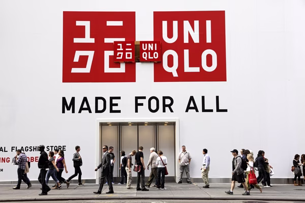 Uniqlo: Πώς θα «χτυπήσει» τη Zara για την πρώτη θέση παγκοσμίως