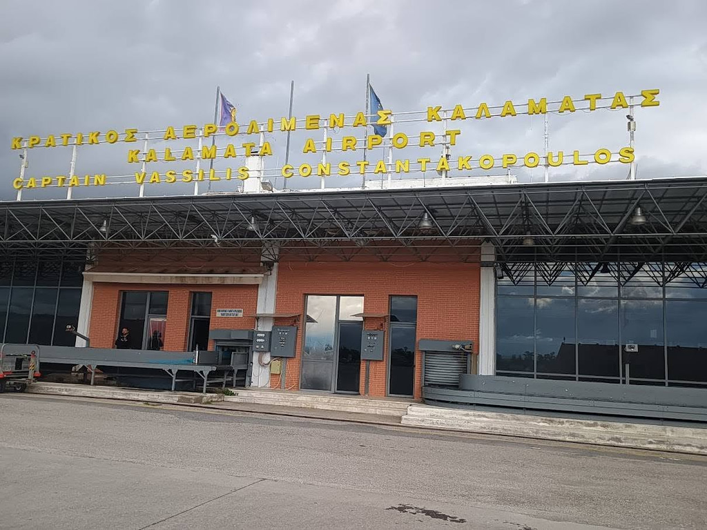 ΕΚΤΕΡ – Αεροδρόμιο Καλαμάτας: «Έπεσαν» οι υπογραφές για τον νέο τερματικό σταθμό