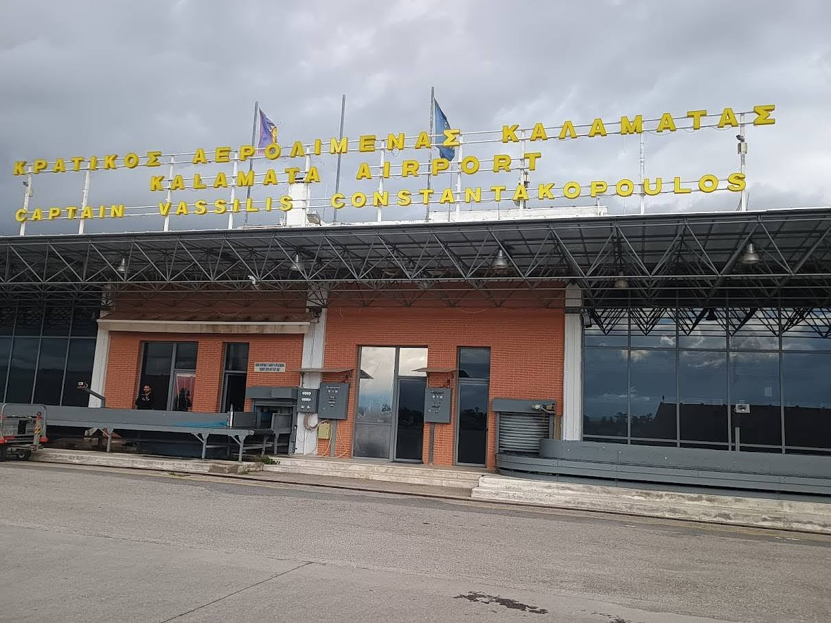 ΕΚΤΕΡ – Αεροδρόμιο Καλαμάτας: «Έπεσαν» οι υπογραφές για τον νέο τερματικό σταθμό