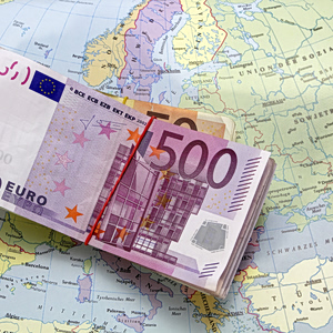 ΕΕ: Αναθεωρεί τη λίστα των φορολογικών παραδείσων