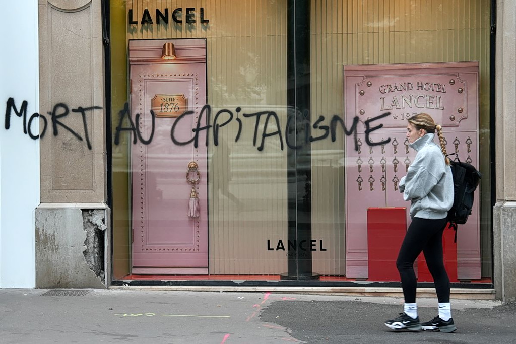 Γαλλία: Πώς θα καλύψουν οι επιχειρήσεις το κόστος των καταστροφών;