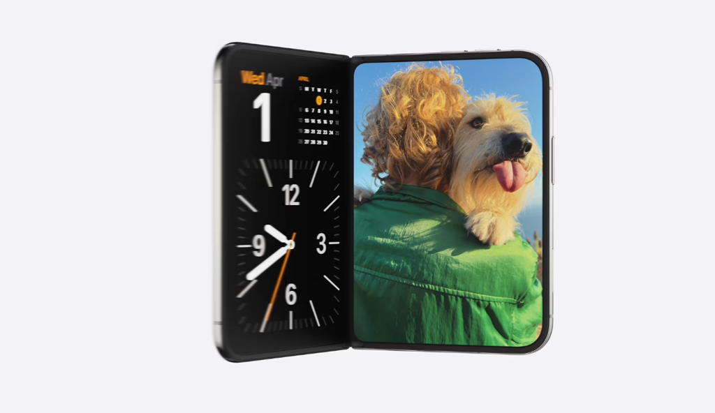 Apple: Εξαντλήθηκε μέσα σε λίγες ώρες το πτυσσόμενο iPhone